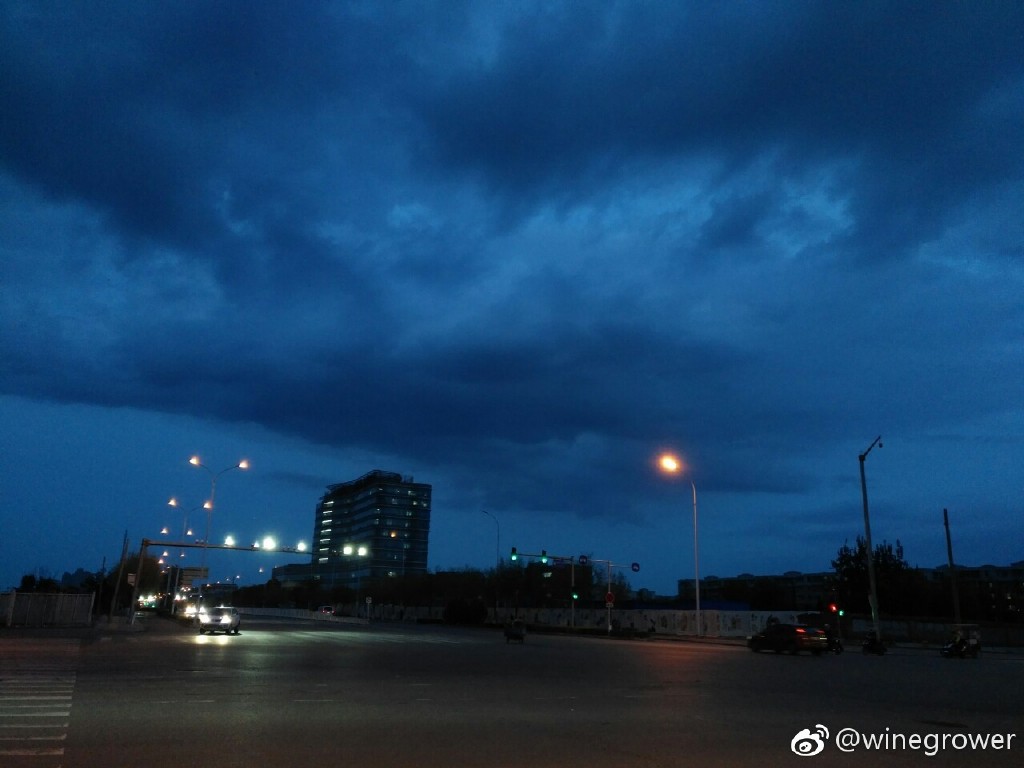 是下雨前？还是下雨后的天空